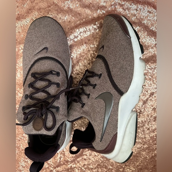 Nike Presto Fly Athletic Running Sneaker Port Wine Metallic 910570-602 - SZ 9 - Picture 1 of 9